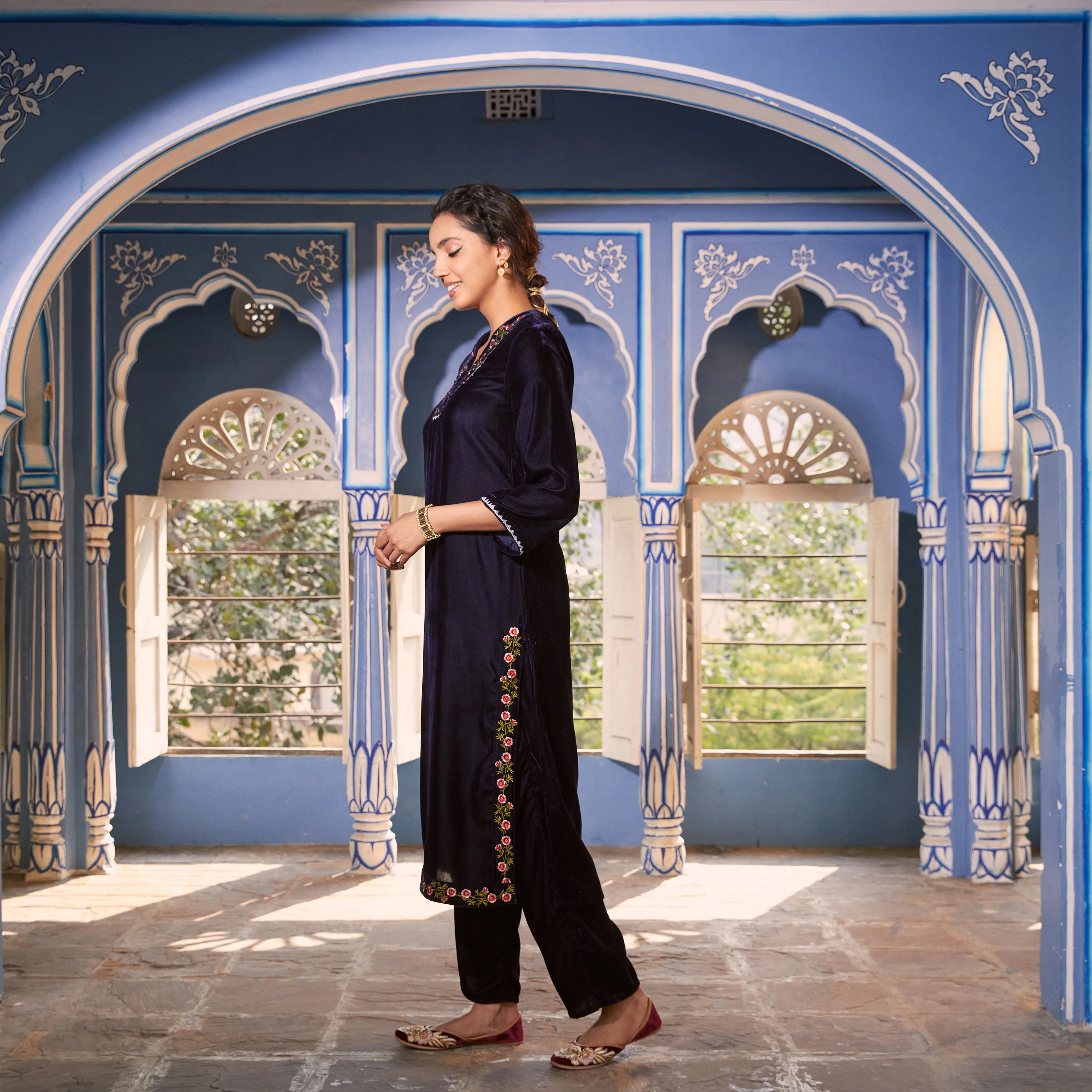 Blue Velvet Floral V Neck Embroidered Kurta