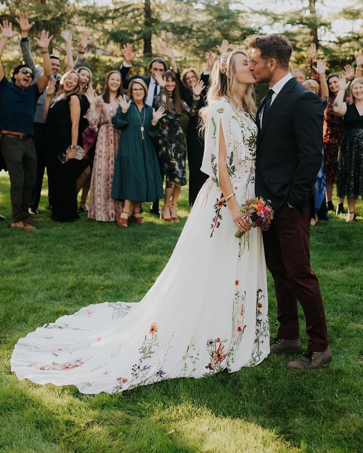 Floral Embroidered Wedding Dresses for Women Bride 2025 Long Chiffon Cap Sleeve Plunging V Neck A Line Bridal Gown