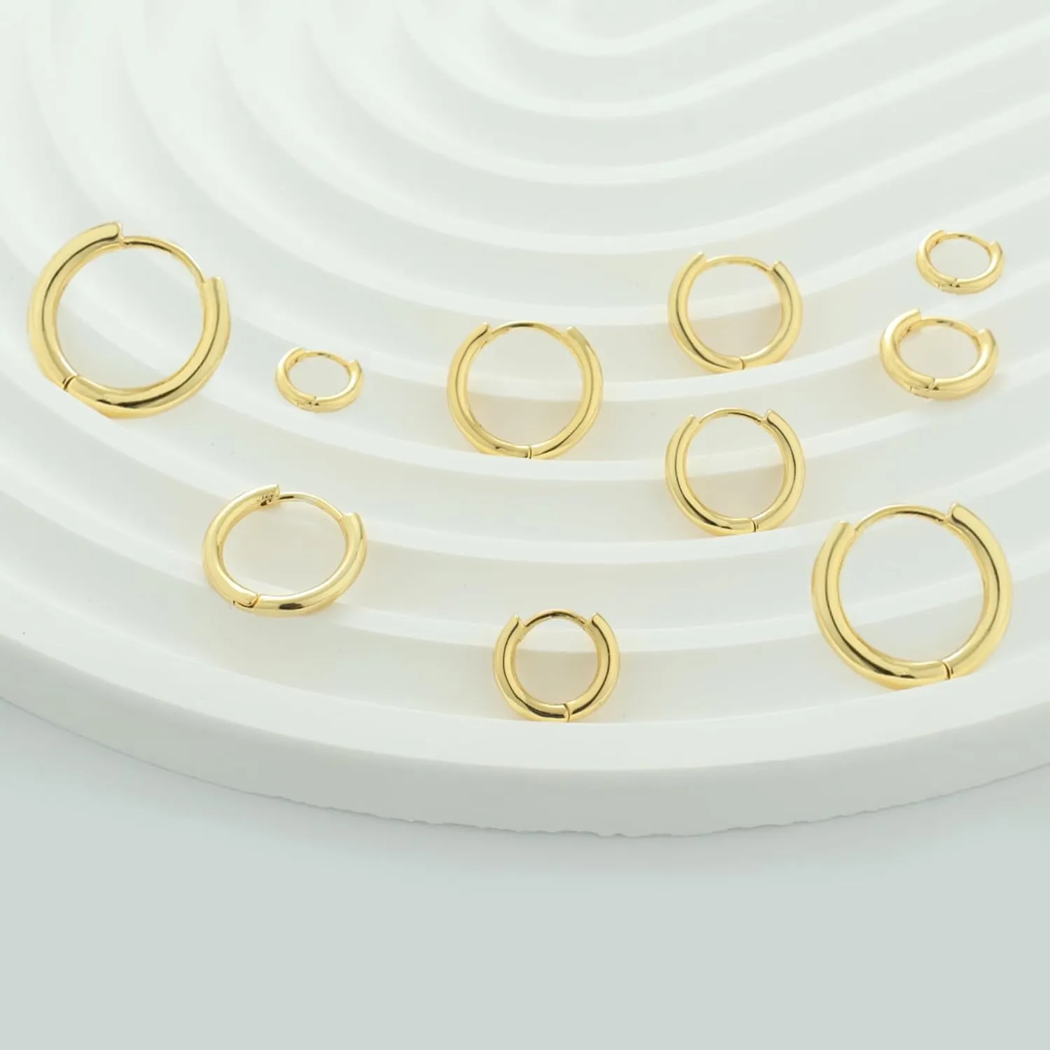 Small Gold Huggie Hoop Earrings Set for Women 14K Real Gold Plated Hypoallergenic Lightweight Earrings for Sensitive Ears Everyday Earrings Sets for Multiple Piercing Cartilage Hoop Earrings Stack Jewelry