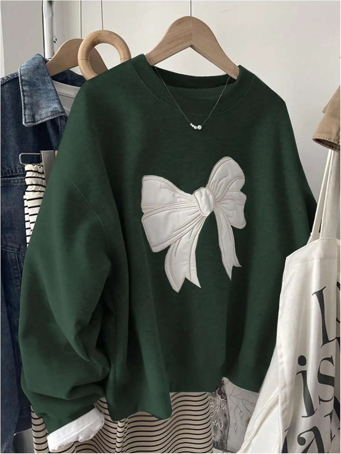 Women's Oversized Sweatshirts Bow Embroidery Long Sleeve Crewneck Sweatshirt Pullovers Trendy