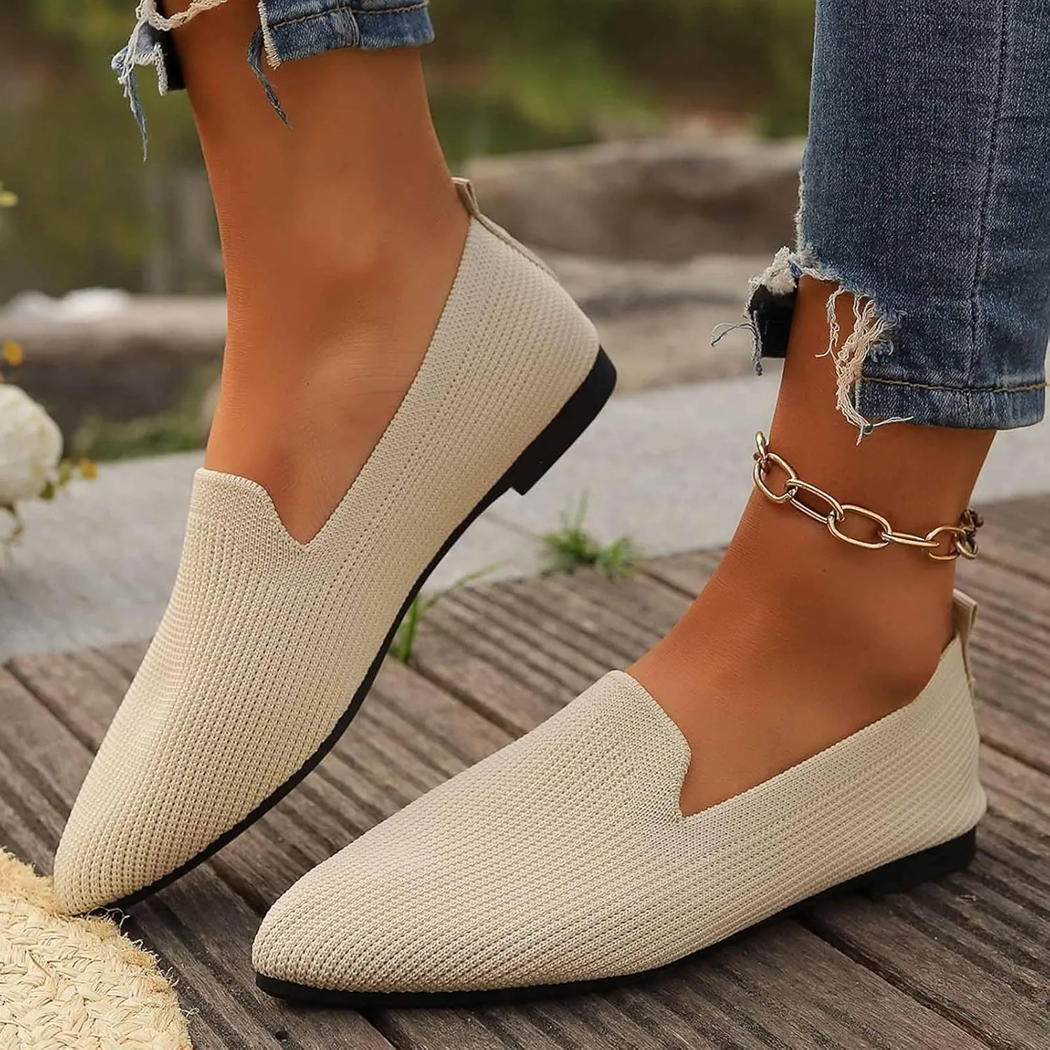 Women's Summer Flat Shoes Mesh Pointed Toe Solid Color Casual Shoes Lightweight Breathable Dressy Casual Shoes for Ladies